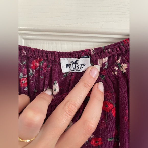 HOLLISTER OFF THE SHOULDER FLORAL SHIRT (size small) - Picture 4 of 4